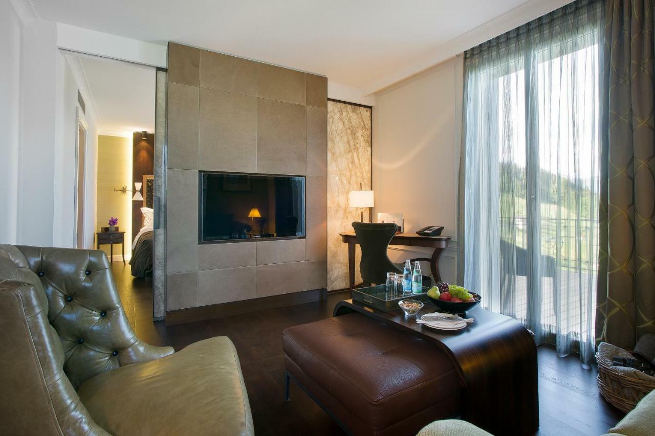 Suite Angolare con Terrazza e Vista Lago